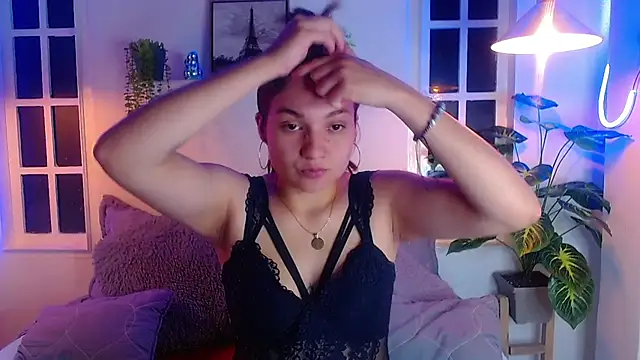 Snapshot of Viollet_C chatting on October 20, 2025, 1:39 am Viollet C online show from October 20, 2025, 1:39 am