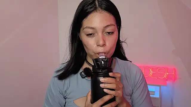 Qadeshoficial online show from April 9, 2026, 7:08 pm