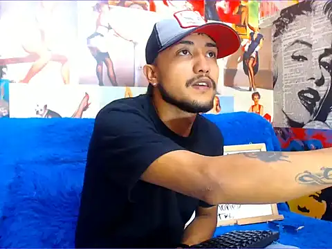 Snapshot of dazo_vnzl12 chatting on October 15, 2025, 12:55 am dazo vnzl12 online show from October 15, 2025, 12:55 am