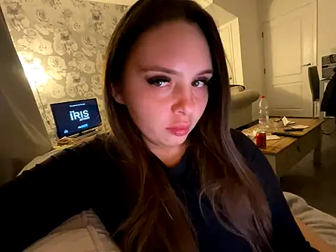 Snapshot of EllaStarrxxx chatting on October 31, 2025, 12:00 am EllaStarrxxx online show from October 31, 2025, 12:00 am