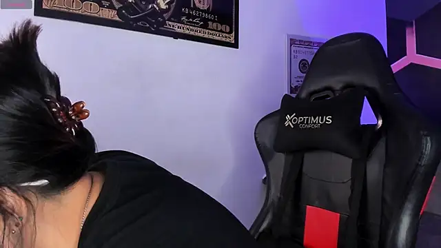 Snapshot of Nixielee_ chatting on October 5, 2025, 5:44 pm Nixielee online show from October 5, 2025, 5:44 pm