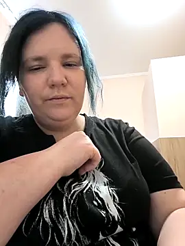  alexandra ray  online show from April 19, 2026, 12:37 pm