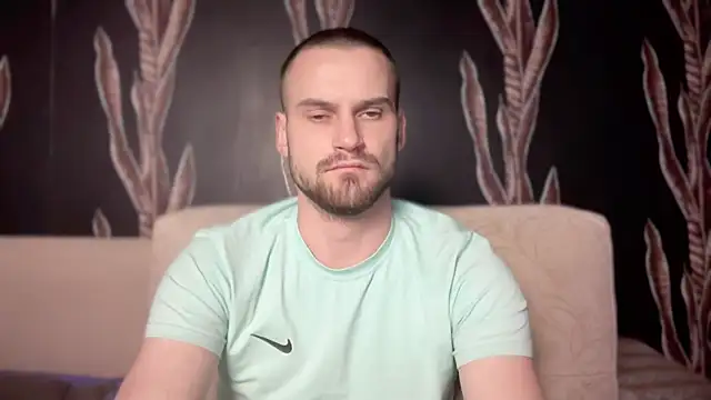 Snapshot of Iveraan chatting on October 21, 2025, 5:02 pm Iveraan online show from October 21, 2025, 5:02 pm