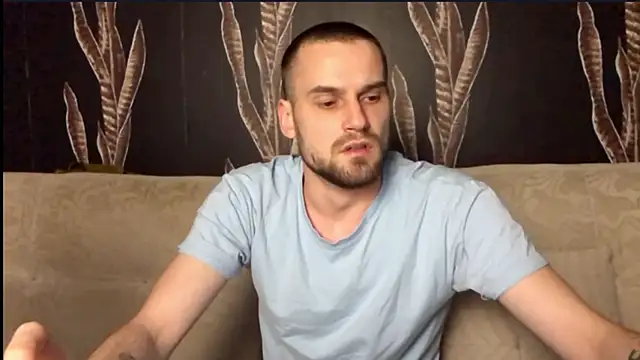 Snapshot of Iveraan chatting on October 23, 2025, 6:28 pm Iveraan online show from October 23, 2025, 6:28 pm