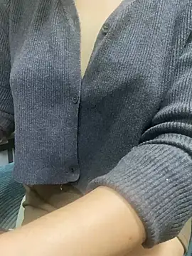 Snapshot of Azura_a chatting on February 26, 2026, 2:32 am Azura a online show from February 26, 2026, 2:32 am