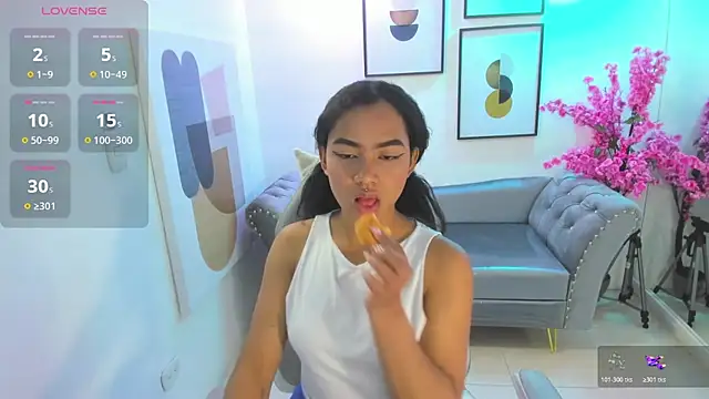 Snapshot of Juliie_coper chatting on November 11, 2025, 12:38 pm Juliie coper online show from November 11, 2025, 12:38 pm