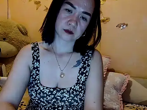 KissHott online show from February 4, 2026, 9:48 am