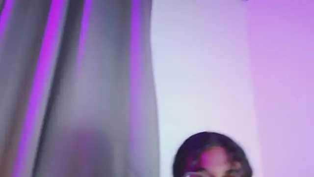 luna valen online show from October 26, 2025, 8:04 pm