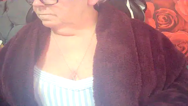 Snapshot of Playful_MILF_Demi chatting on March 3, 2026, 6:36 pm Playful MILF Demi online show from March 3, 2026, 6:36 pm