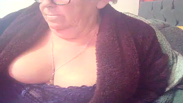 Snapshot of Playful_MILF_Demi chatting on March 8, 2026, 10:52 am Playful MILF Demi online show from March 8, 2026, 10:52 am