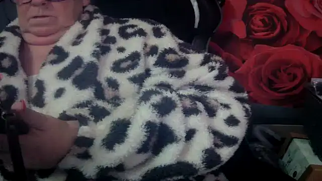 Snapshot of Playful_MILF_Demi chatting on March 12, 2026, 2:23 pm Playful MILF Demi online show from March 12, 2026, 2:23 pm