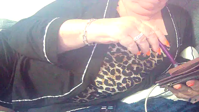 Snapshot of Playful_MILF_Demi chatting on March 20, 2026, 12:37 am Playful MILF Demi online show from March 20, 2026, 12:37 am