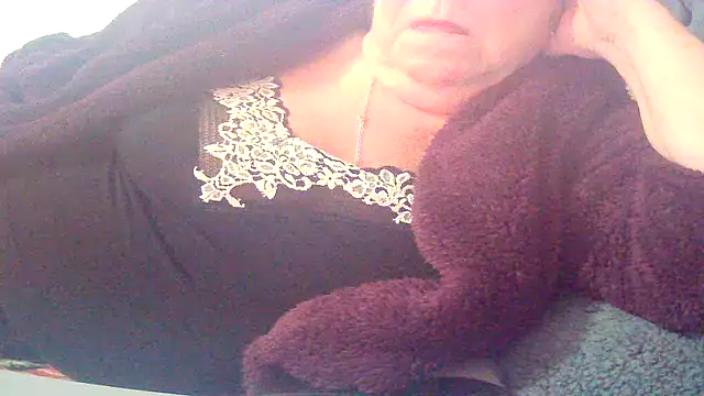 Snapshot of Playful_MILF_Demi chatting on April 9, 2026, 10:09 am Playful MILF Demi online show from April 9, 2026, 10:09 am