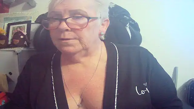 Snapshot of Playful_MILF_Demi chatting on April 11, 2026, 4:22 pm Playful MILF Demi online show from April 11, 2026, 4:22 pm