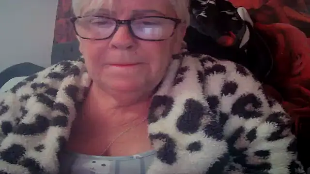 Snapshot of Playful_MILF_Demi chatting on April 30, 2026, 9:30 pm Playful MILF Demi online show from April 30, 2026, 9:30 pm