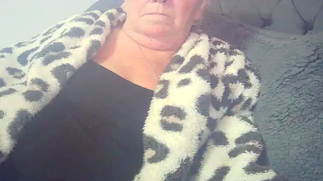 Snapshot of Playful_MILF_Demi chatting on May 8, 2026, 9:42 pm Playful MILF Demi online show from May 8, 2026, 9:42 pm