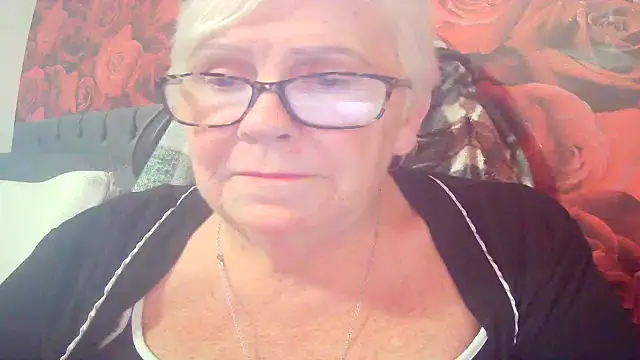 Snapshot of Playful_MILF_Demi chatting on May 12, 2026, 10:01 am Playful MILF Demi online show from May 12, 2026, 10:01 am