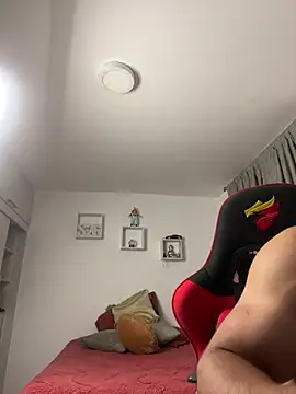 Ezzio Scolaro online show from February 13, 2026, 3:02 am