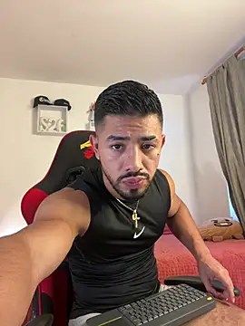 Ezzio Scolaro online show from April 17, 2026, 10:57 pm