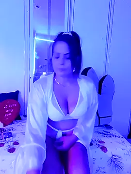 Snapshot of KRISZTIN1987 chatting on October 8, 2025, 6:33 am KRISZTIN1987 online show from October 8, 2025, 6:33 am