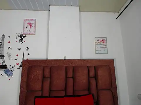 vauroraper online show from November 12, 2025, 12:00 am