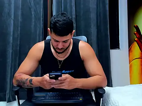 Snapshot of jasonshaw25 chatting on February 24, 2026, 5:44 pm jasonshaw25 online show from February 24, 2026, 5:44 pm