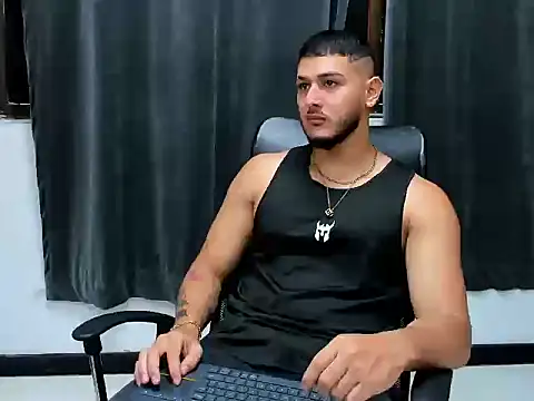 Snapshot of jasonshaw25 chatting on February 27, 2026, 5:35 pm jasonshaw25 online show from February 27, 2026, 5:35 pm