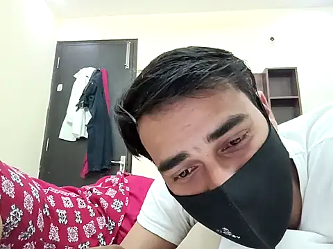 horny milf couple online show from October 22, 2025, 6:07 pm