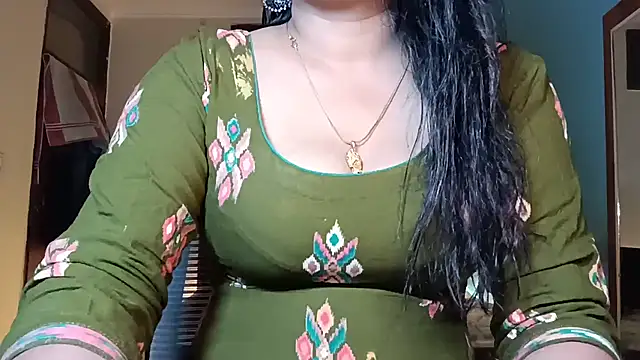 Snapshot of horny_milf_couple chatting on June 26, 2026, 7:29 pm horny milf couple online show from June 26, 2026, 7:29 pm