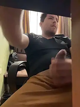 Snapshot of atreusfilho chatting on November 15, 2025, 6:04 pm atreusfilho online show from November 15, 2025, 6:04 pm