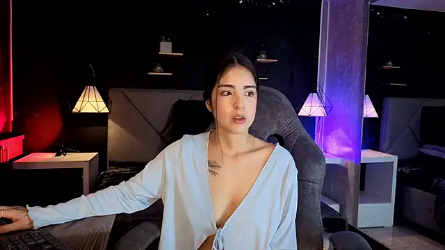 Snapshot of giapearl25 chatting on October 30, 2025, 1:23 pm giapearl25 online show from October 30, 2025, 1:23 pm