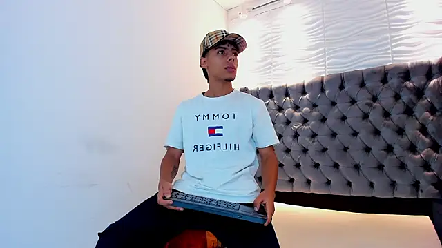 Snapshot of JACCOCK_4 chatting on November 4, 2025, 3:49 am JACCOCK 4 online show from November 4, 2025, 3:49 am