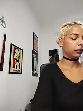 Helenoir online show from March 12, 2026, 1:50 pm