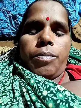 Snapshot of Janvi_tv chatting on October 28, 2025, 2:42 pm Janvi tv online show from October 28, 2025, 2:42 pm