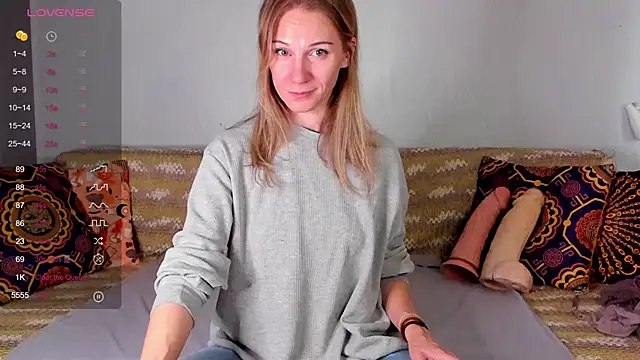 Snapshot of Amalia_Mio chatting on October 30, 2025, 8:16 am Amalia Mio online show from October 30, 2025, 8:16 am