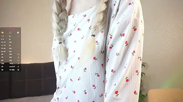 Snapshot of JacquieMcphee chatting on November 9, 2025, 7:06 am JacquieMcphee online show from November 9, 2025, 7:06 am