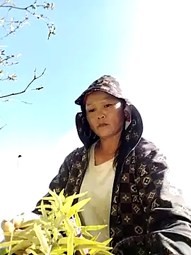 sumaybae online show from October 18, 2025, 2:14 am