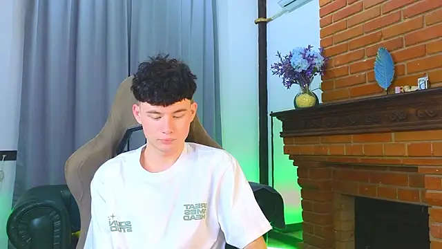 Cute Mike online show from February 17, 2026, 12:45 pm