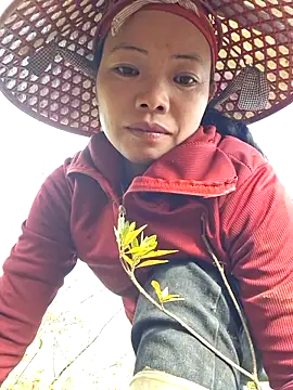 Snapshot of miomio-12 chatting on October 23, 2025, 2:00 am miomio-12 online show from October 23, 2025, 2:00 am