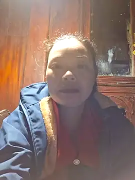 Snapshot of miomio-12 chatting on November 11, 2025, 12:38 pm miomio-12 online show from November 11, 2025, 12:38 pm