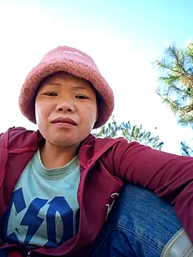 miomio-12 online show from December 22, 2025, 4:53 am