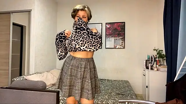 Snapshot of LunaMoonstar chatting on October 19, 2025, 7:14 pm LunaMoonstar online show from October 19, 2025, 7:14 pm