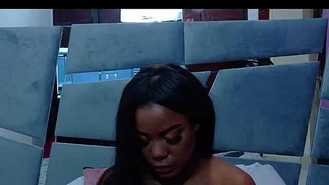 Snapshot of LorraiineJohnson chatting on November 7, 2025, 5:24 pm LorraiineJohnson online show from November 7, 2025, 5:24 pm