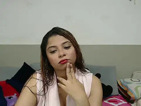 Snapshot of NicollGreen chatting on October 8, 2025, 6:49 pm NicollGreen online show from October 8, 2025, 6:49 pm