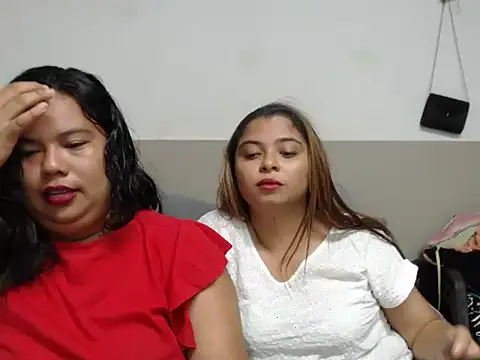 Snapshot of NicollGreen chatting on October 20, 2025, 9:37 pm NicollGreen online show from October 20, 2025, 9:37 pm