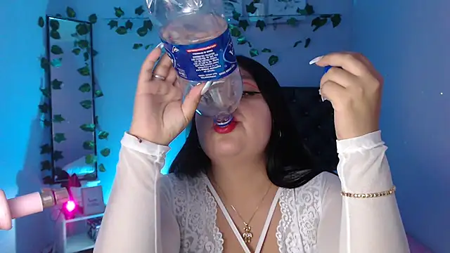 KOREN JALAA online show from February 8, 2025, 11:02 pm