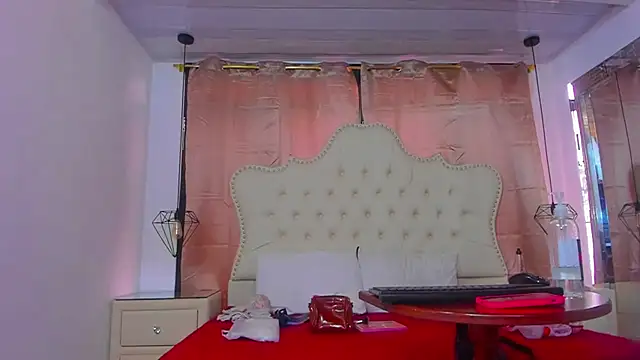 Snapshot of SarayANDcleo chatting on November 19, 2025, 6:30 pm SarayANDcleo online show from November 19, 2025, 6:30 pm