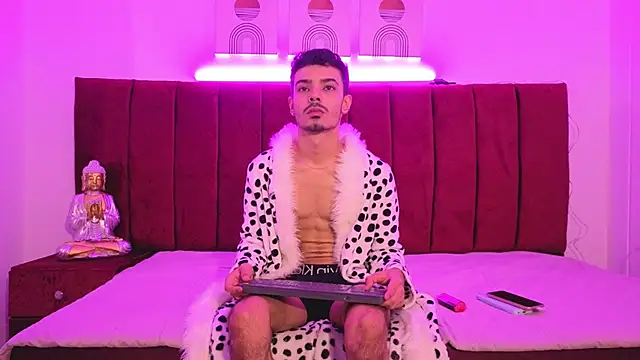 Snapshot of Timothe_Evans chatting on October 18, 2025, 9:59 pm Timothe Evans online show from October 18, 2025, 9:59 pm