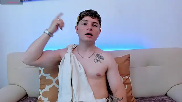 Snapshot of Leoo_Miller chatting on October 18, 2025, 9:26 pm Leoo Miller online show from October 18, 2025, 9:26 pm