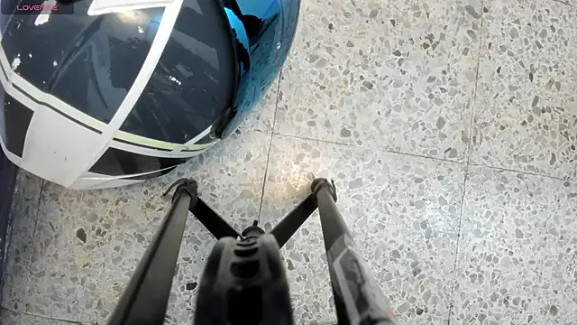 Snapshot of Leoo_Miller chatting on November 9, 2025, 4:33 am Leoo Miller online show from November 9, 2025, 4:33 am